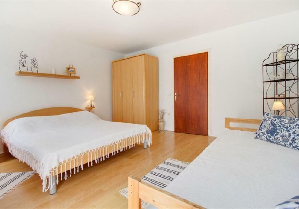 Apartments Jelena Veli Losinj Exterior photo